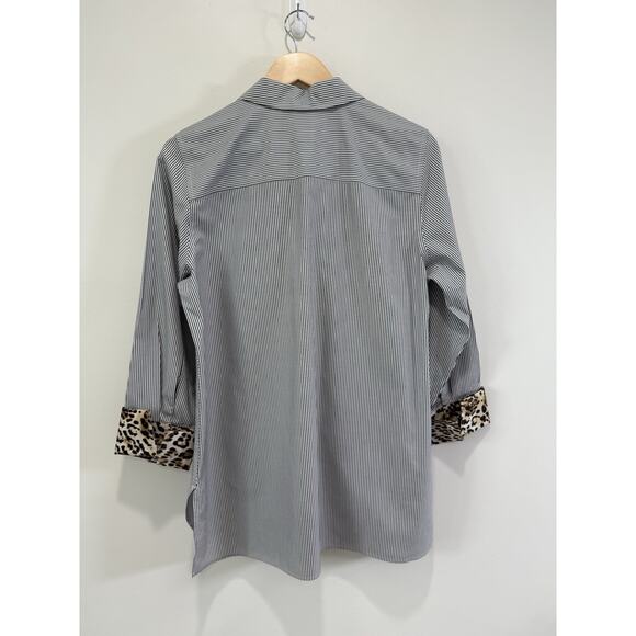 Chico’s No Iron Striped Animal Print Popover Tunic Top Size M 1 Button Up V Neck - Picture 11 of 11